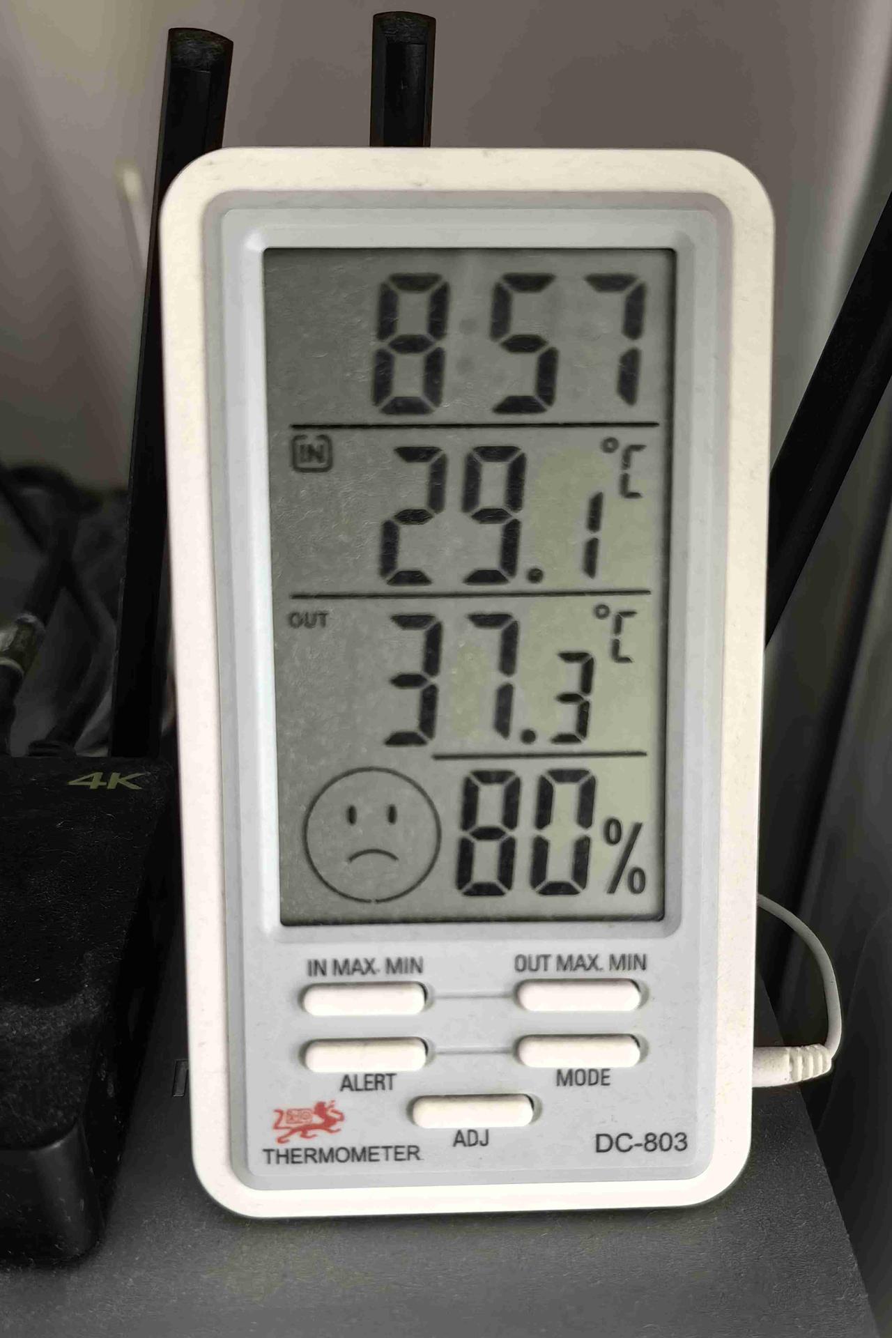 台风红霞将至，广州温度飙升
带定位晒今日生活
我的今日状态：😁轻松愉快
我这里
