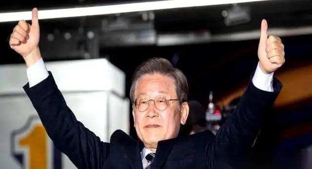 就在2025年9月26日，李在明干成了一件韩国历任总统做梦都不敢碰的事。他一锤定