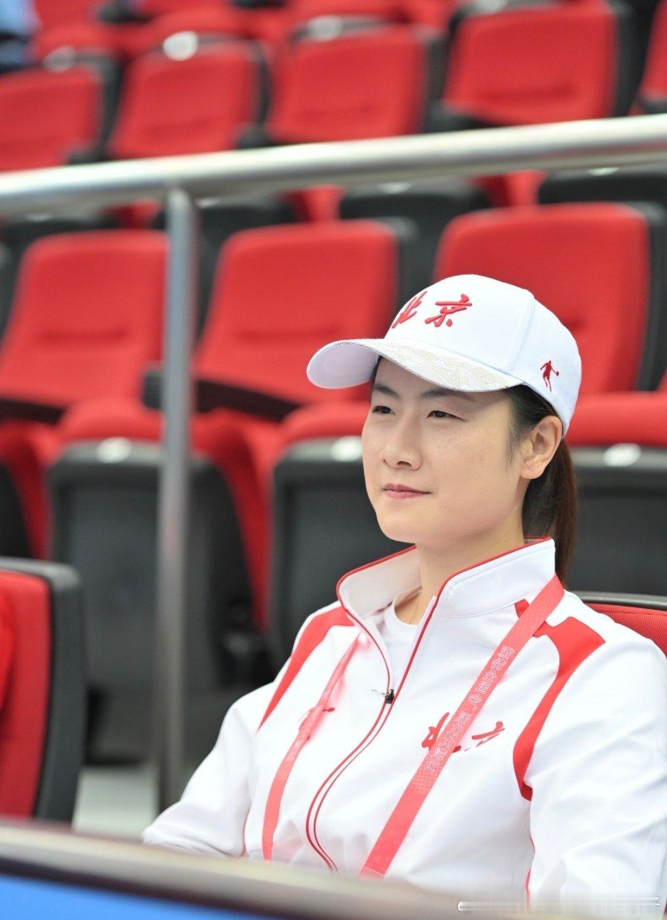 丁宁去到现场观看全运会网球项目男团半决赛的比赛🎾👀北京队VS广西队的比赛 