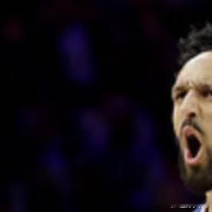5月11日，NBA季后赛次轮G4尼克斯继续客场对阵76人，尼克斯首节就狂轰11记
