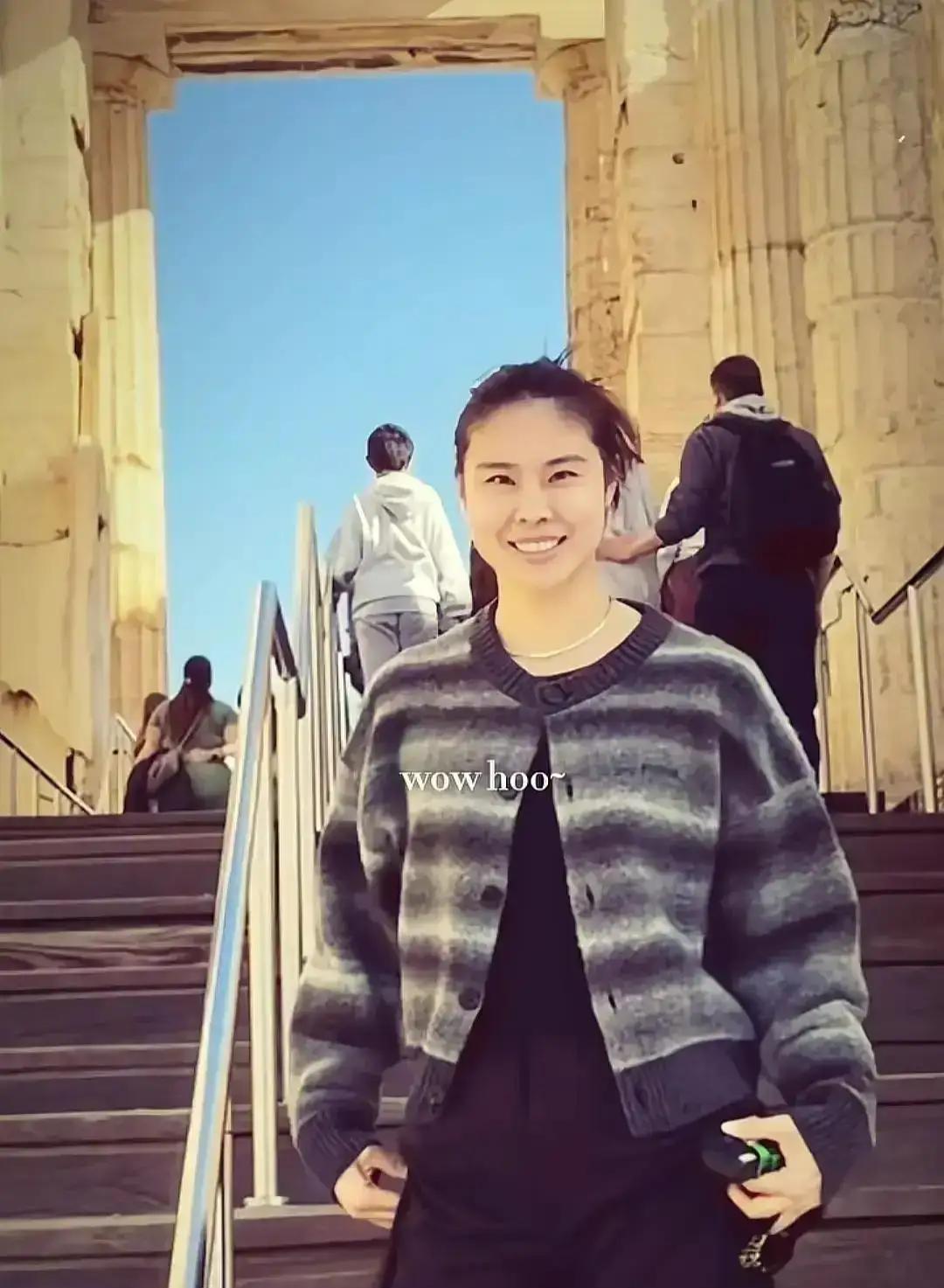 别被四连胜骗了。
那才是中国女篮最危险的信号。
真正的崩盘，从不过问你的连胜纪录