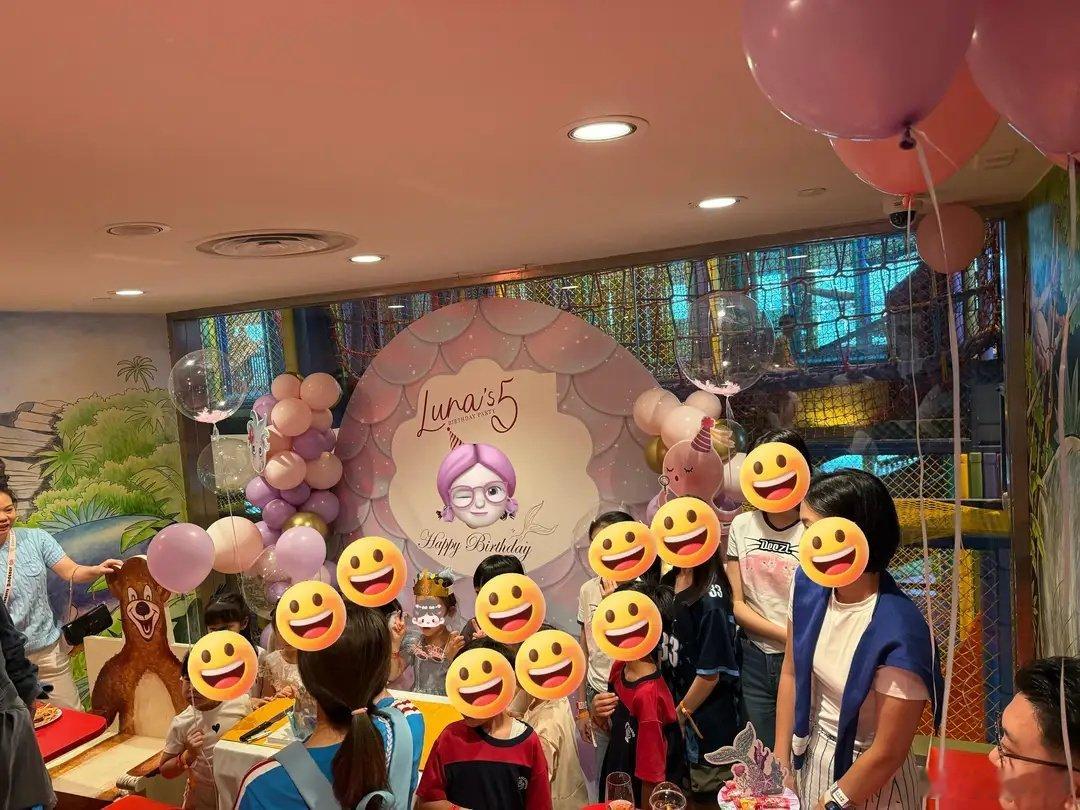 林峯张馨月为女儿庆祝5岁生日林峯张馨月给 Luna 过 5 岁生日的照片，直接被