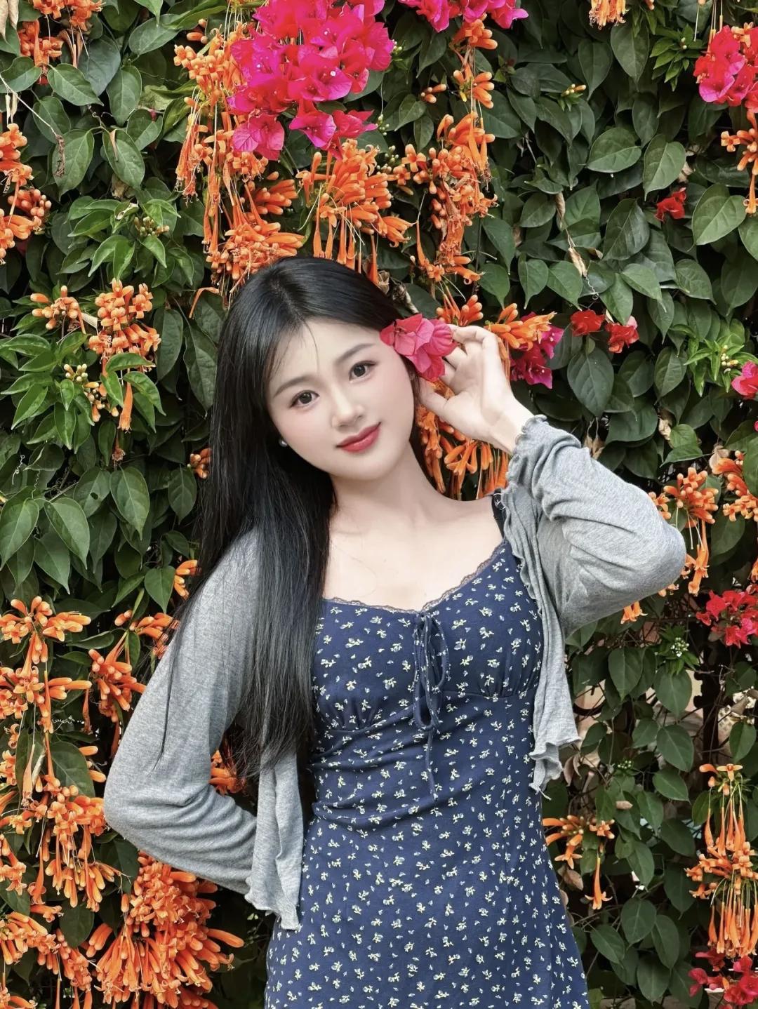 花开花落，就像人生的起起落落。每一朵花从绽放的绚烂到凋零的落寞，都有着属于自己的