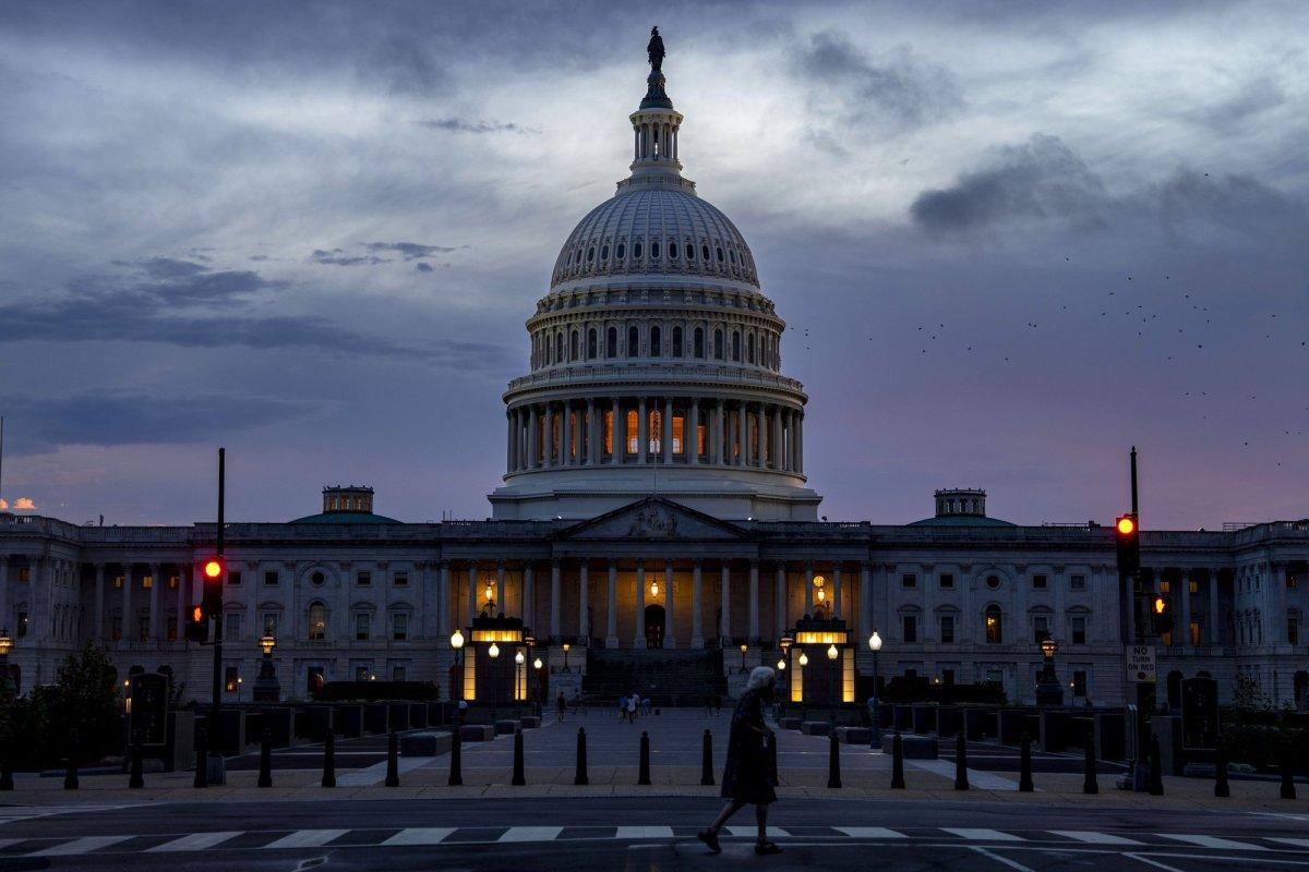 据美国全国广播公司新闻频道报道，深夜的一场投票让华盛顿的空气冷到极点，参议院以4