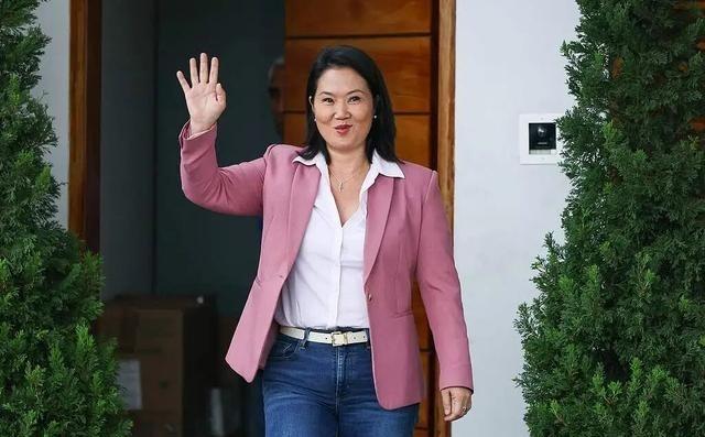 秘鲁新任日裔女性领导人上任后所作的一项关键决策，其实际走向与美国的官方预期产生了