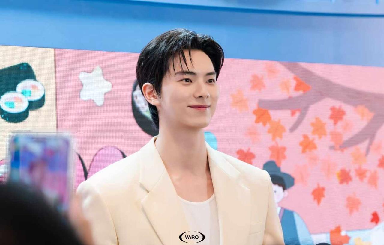 varo公开前阵子泰国活动花絮照
李彩玟 李彩玟演技 暴君的主厨李彩玟 李彩玟同
