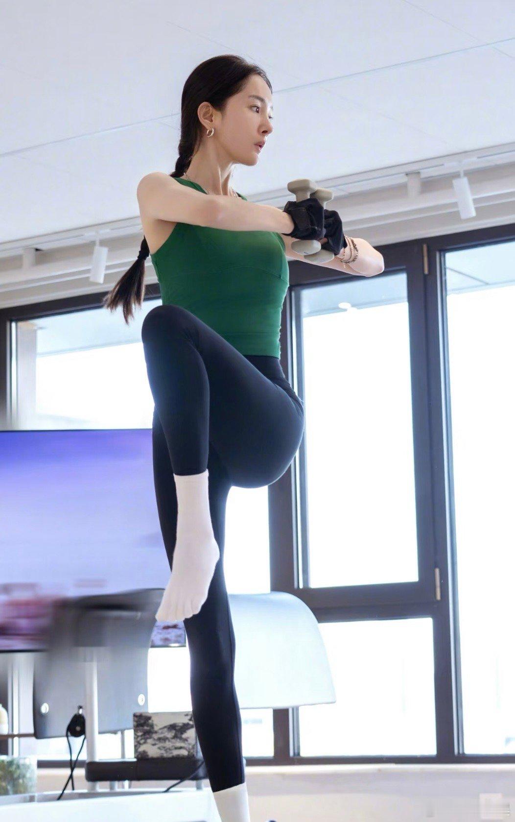 女明星练练练男明星恋恋恋哈哈笑不动了！好形象！男明星要了 命的 还是杨幂！！！爱