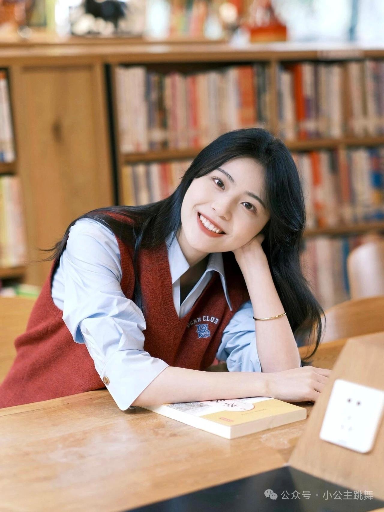 爱看书的女朋友，最美丽