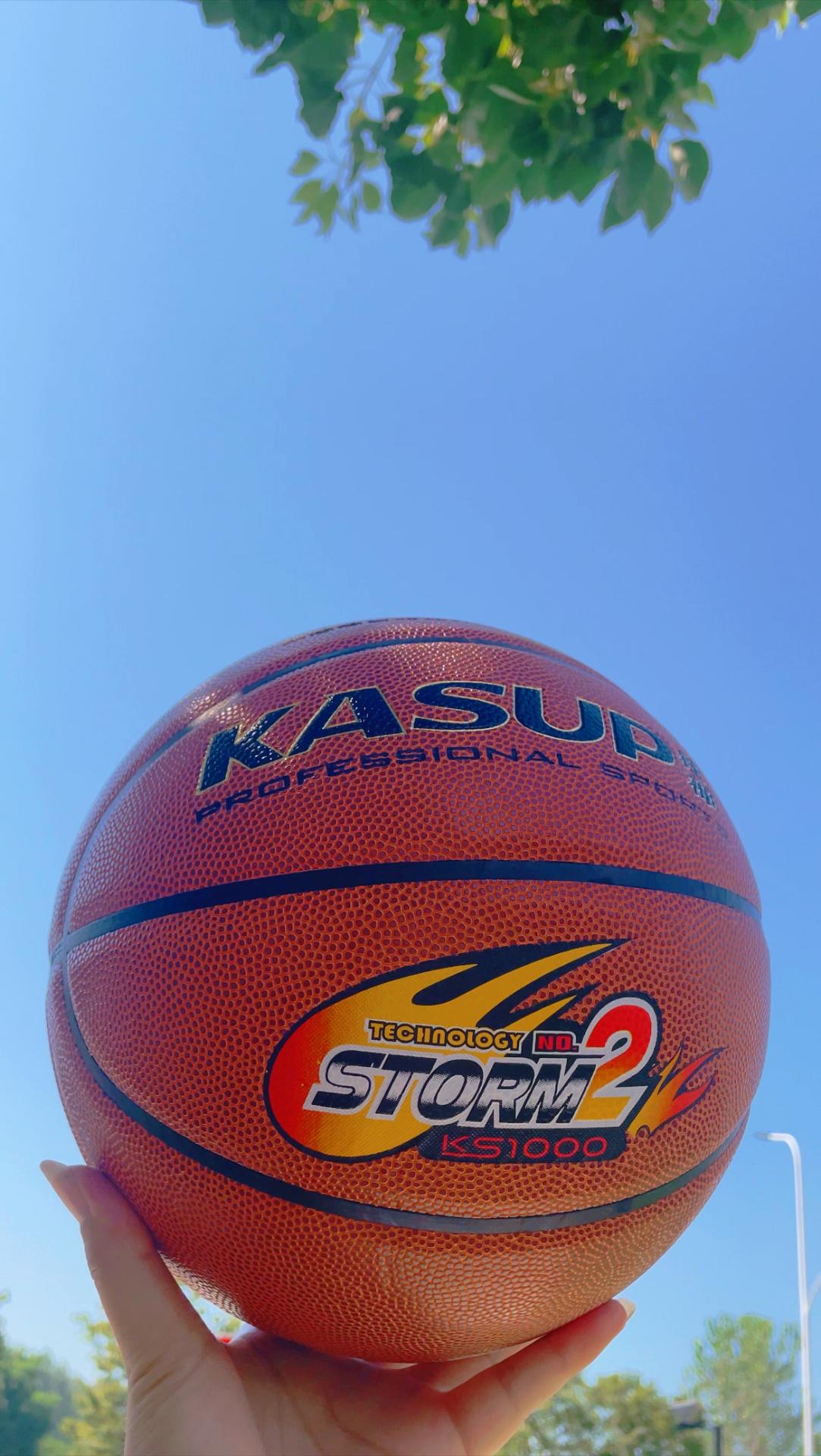 上头条聊CBA CBA里有些球队和球迷双向奔赴太暖了。浙江广厦男篮就超棒，1月3