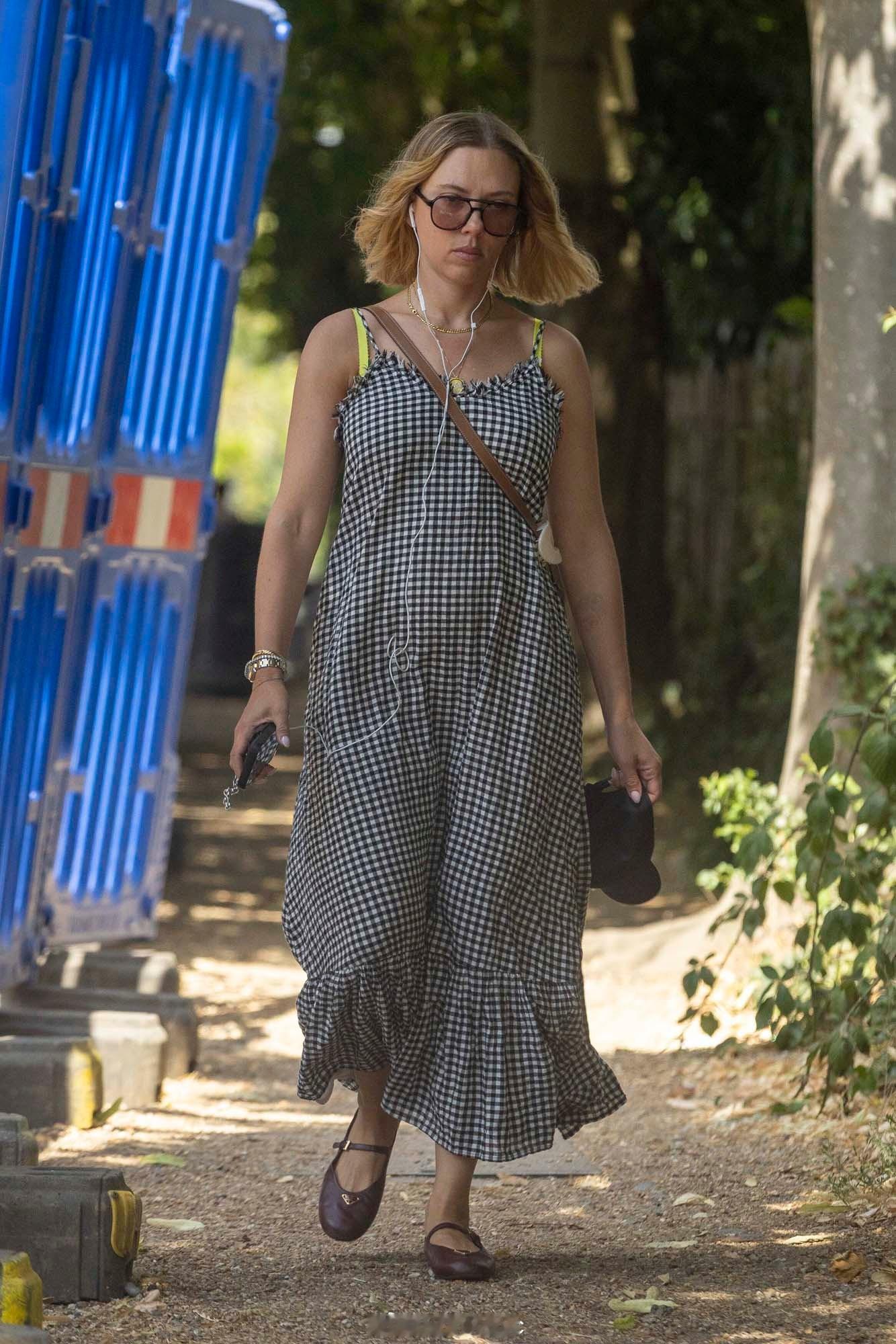 斯嘉丽·约翰逊（Scarlett Johansson）7.29 现身伦敦，《新蝙