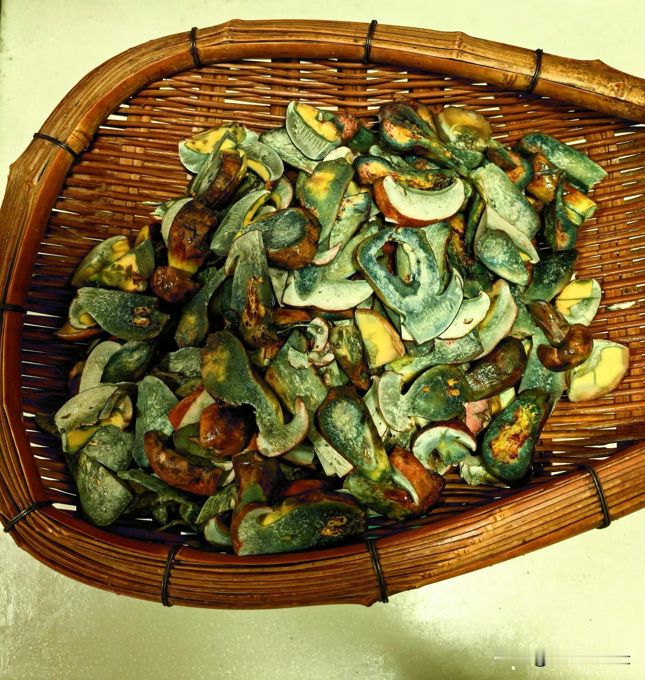分享生活中美食应季美食一一野生菌