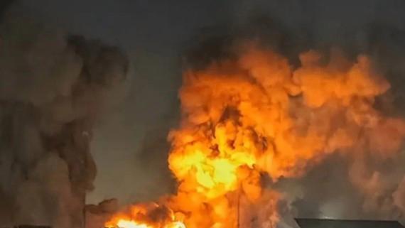 霍尔木兹沿岸突发爆炸，海峡局势再度紧绷
 
当地时间14日凌晨，据伊朗方面消息，
