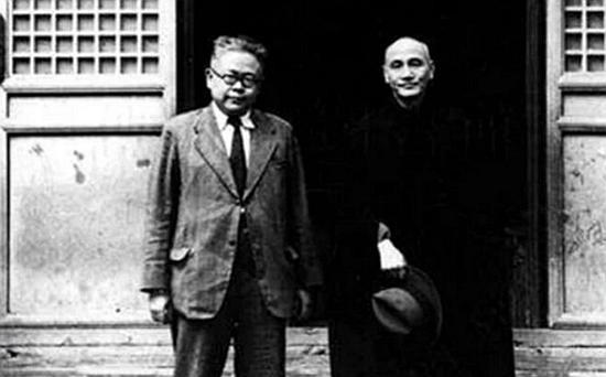 1957年2月16日毛泽东在怀仁堂宴请知识分子代表时，就胡适的是非曲直和功过，说