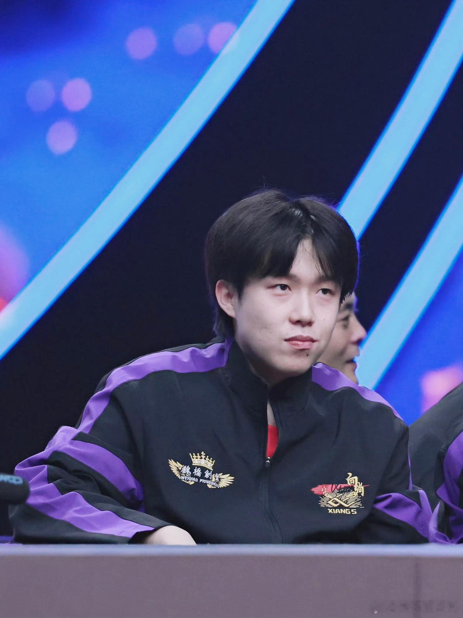 2025年12月27日晚，乒超男团半决赛燃爆赛场！山东魏桥·向尚运动迎战上海地产