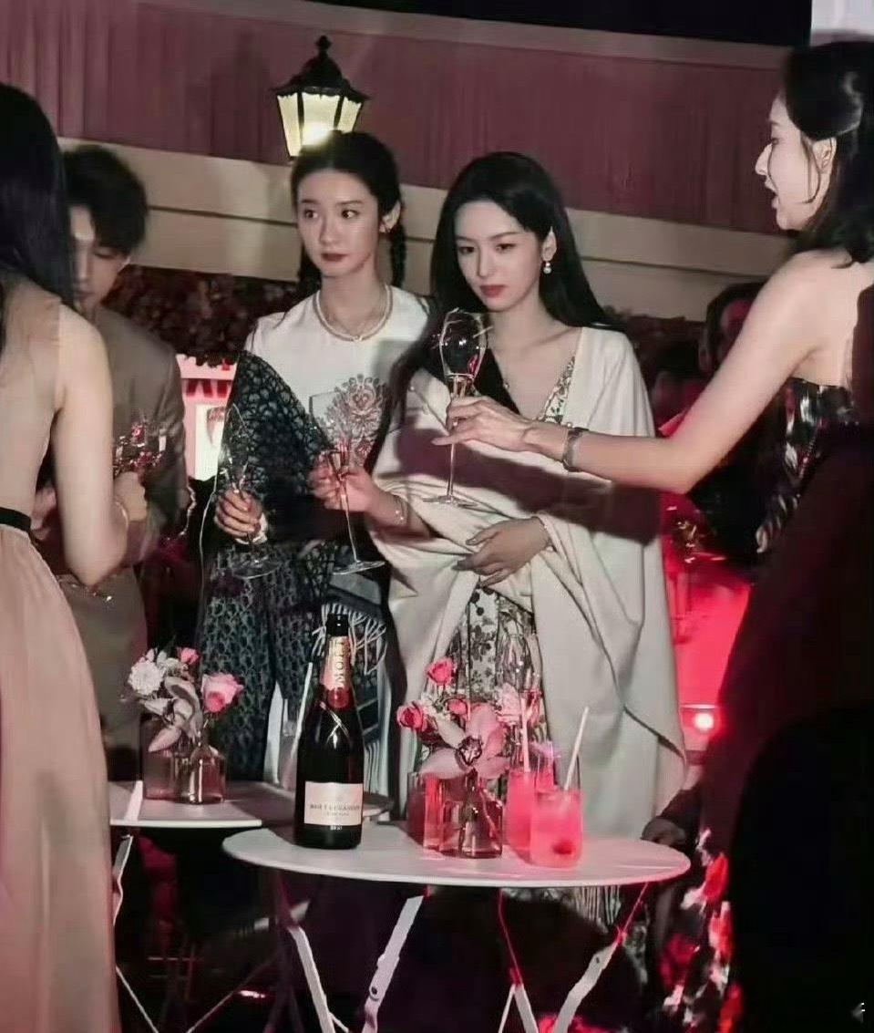 终于明白霸总为什么能在人群中一眼认出女主了 