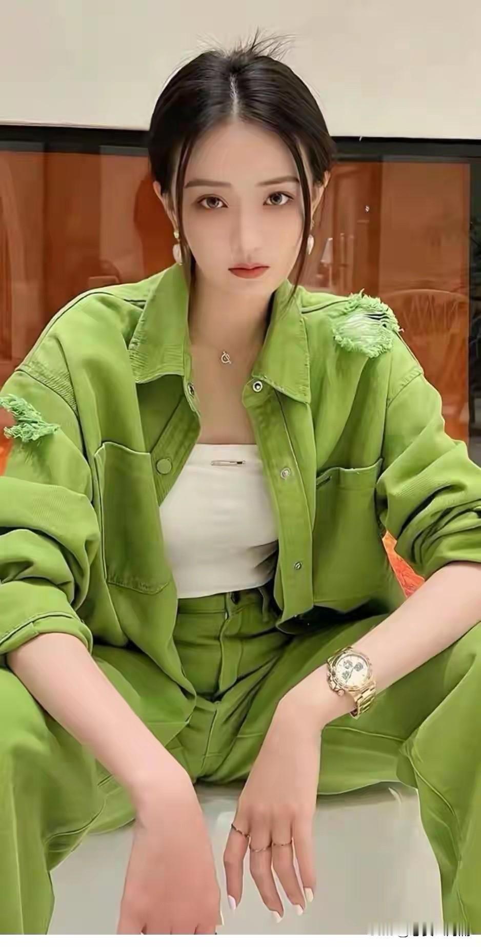 优雅甜美，气质迷人的徐璐