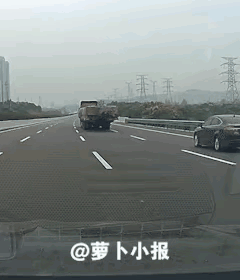 疲劳驾驶，害人害己啊！开车不能分神，高速上一秒钟车子就三四十米出去了，人的反应时