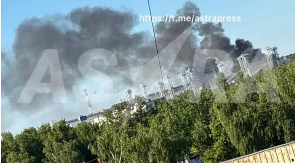图文：乌军使用红烈鸟巡航导弹打击俄切克萨雷的进步军工厂

据俄罗斯电报频道Ast
