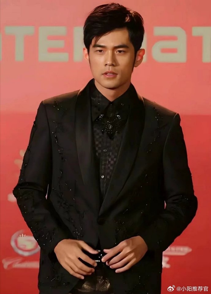 周杰伦的歌勾起25年友情初一那会儿，MP3里第一首歌就是《七里香》🌿每天下晚自
