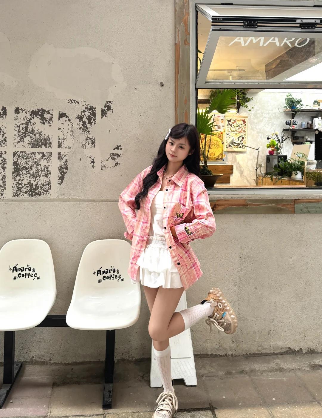 🥯贝果味的outfit*
又来piggy啦
特意穿的棕色系🤎
软乎乎焦糖丑萌