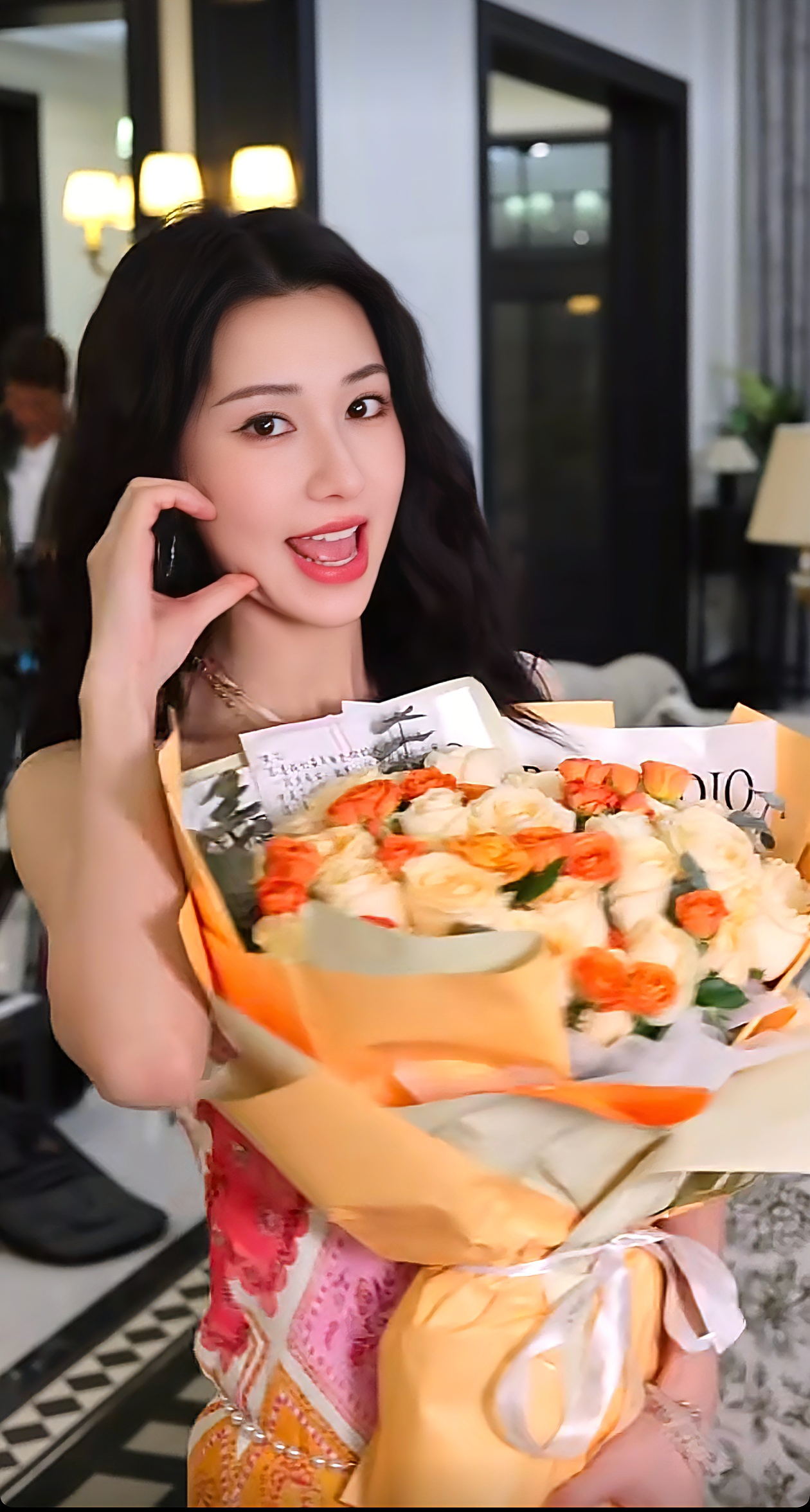 关芯 说给关芯听 有什么比看心爱的女孩收工更开心的事嘛？没有了吧。我认为看心爱女