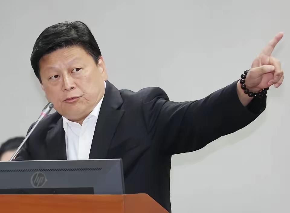 沈伯洋告傅崐萁那桩案子，台北地院今天判了——沈伯洋败诉，傅崐萁免赔。

傅崐萁之