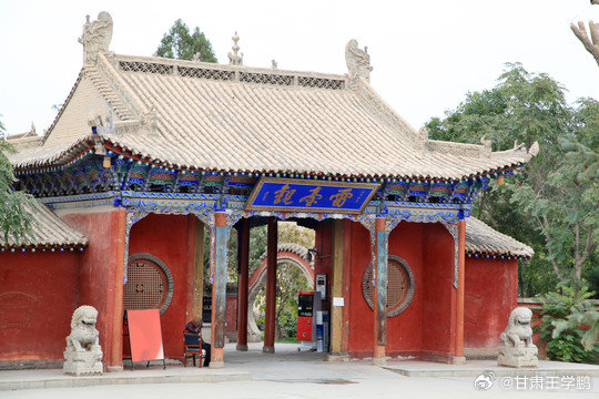 雷台汉墓一脚踏出中国旅游标志若想读懂中国旅游标志背后的浪漫与厚重，一定要走进武威