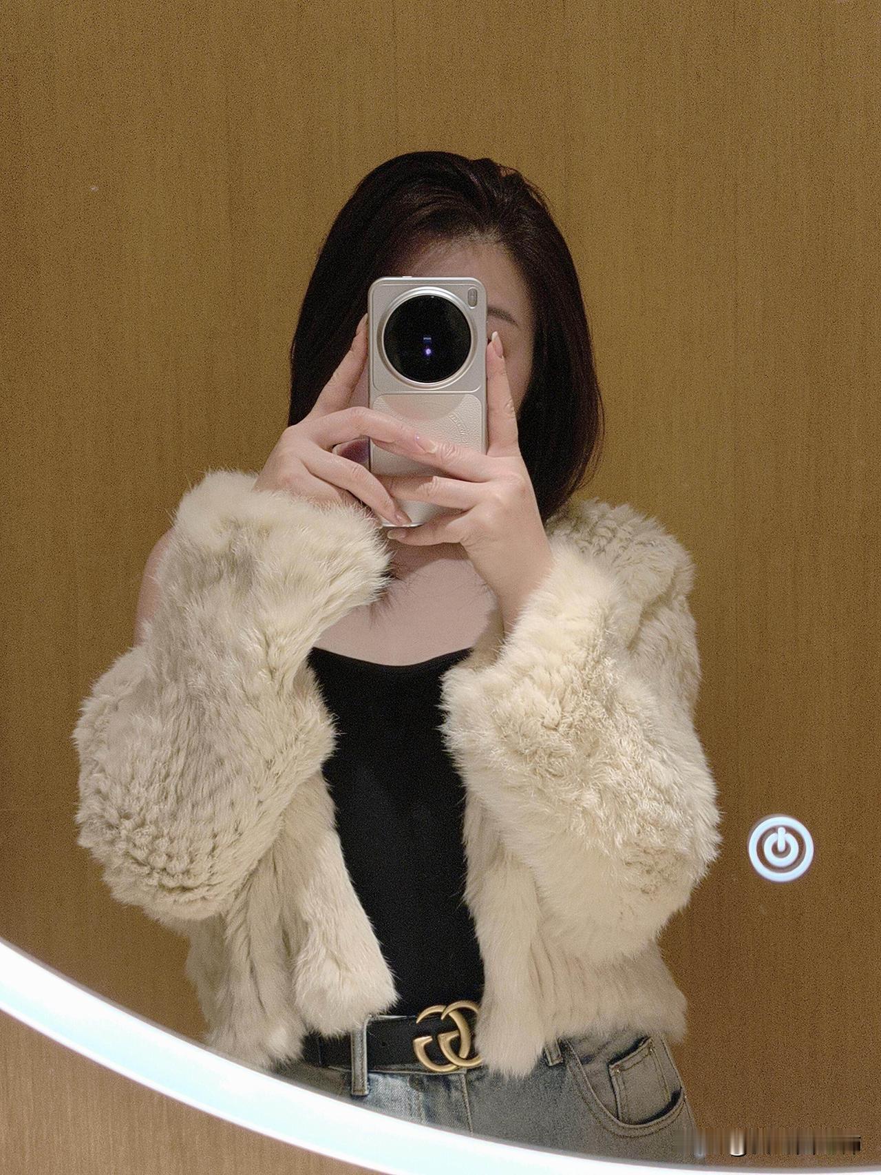 离异，带个孩子，想谈恋爱真的好难
一个体制内，朝九晚五的工作（白天忙的没时间看手