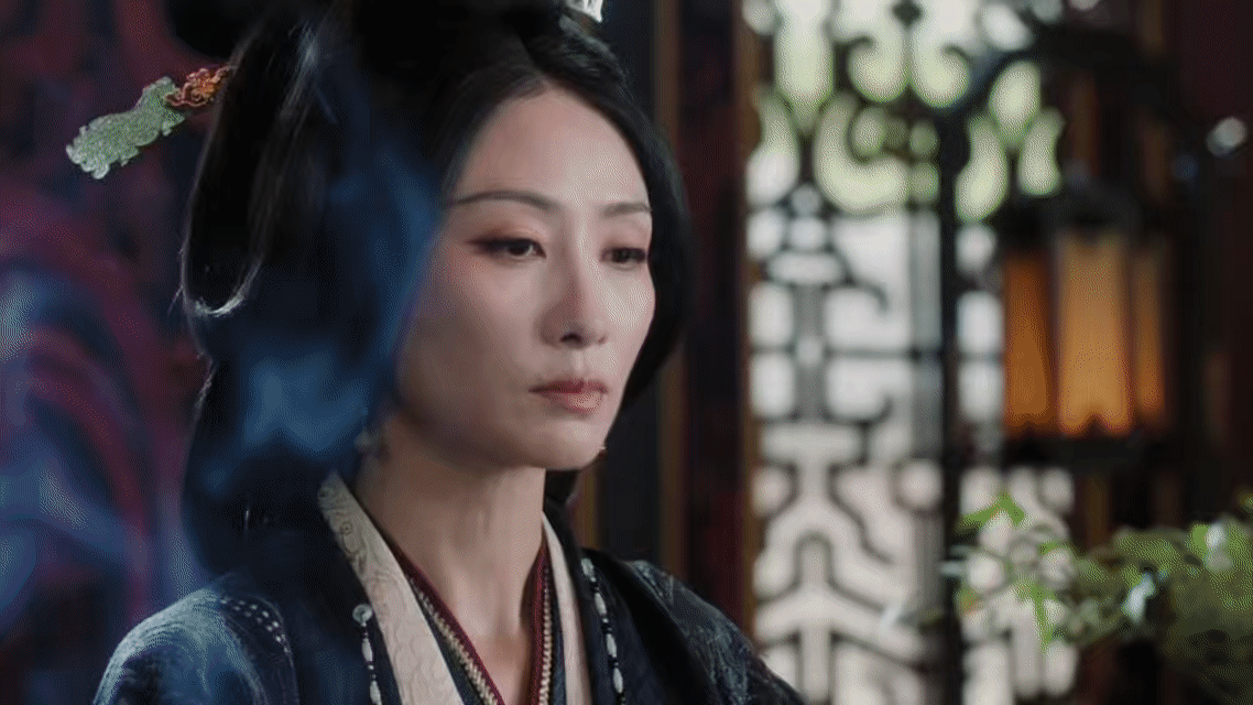 雀骨陶昕然郑雅文对峙压迫感好强雀骨 何元姬的崩溃不是一瞬间的，是一点一点被碾碎的