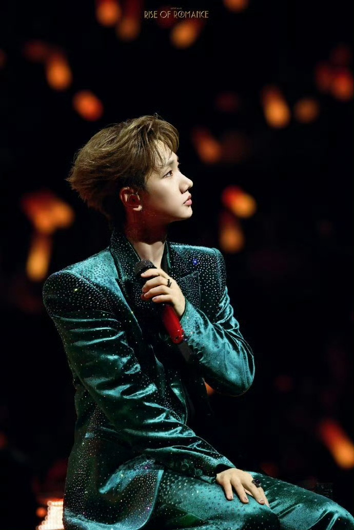 汪苏泷你没按格式 汪苏泷真的长在笑点上，没按格式也能引爆全网玩梗，自带喜感不刻意