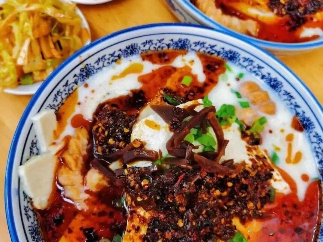 西安艳阳天西府饭的特色美食西安好吃的陕菜推荐哪家西安陕菜小馆 春光臊子面 西府面