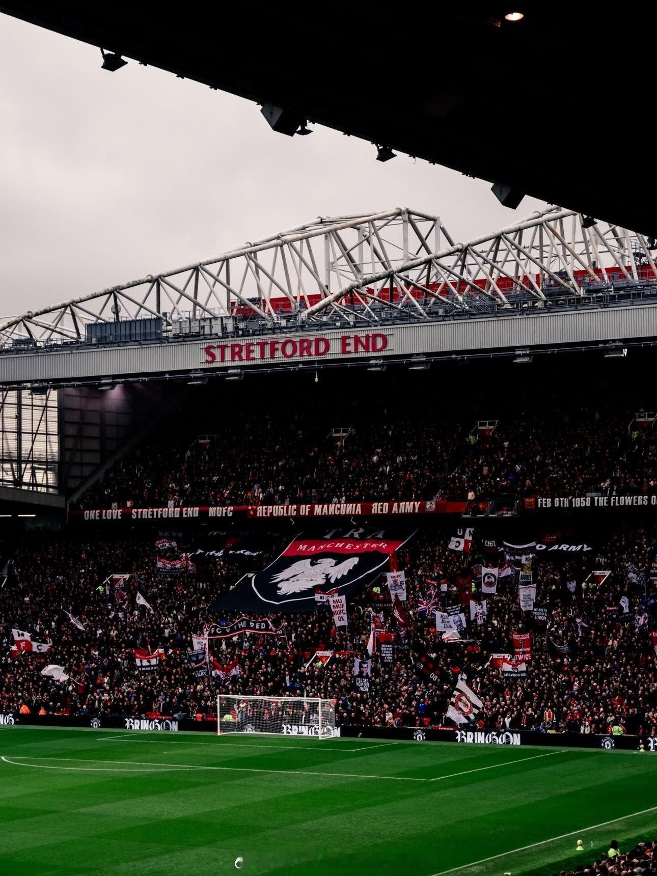 老特拉福德西看台我们的信仰（看我手机尾巴） 