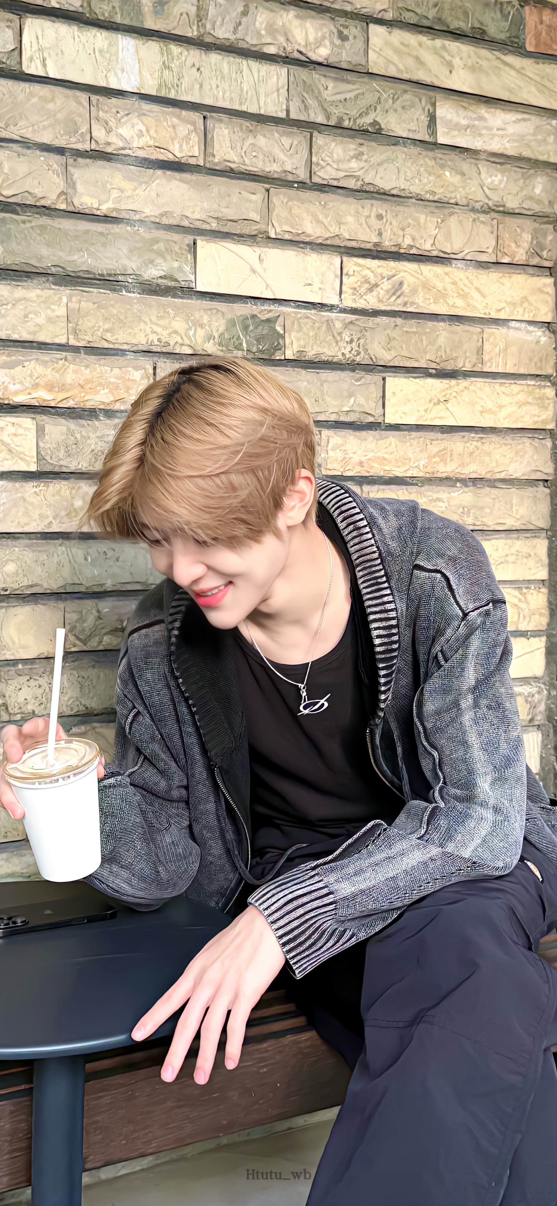 吴是温Sion壁纸来啦～🧸🧃 