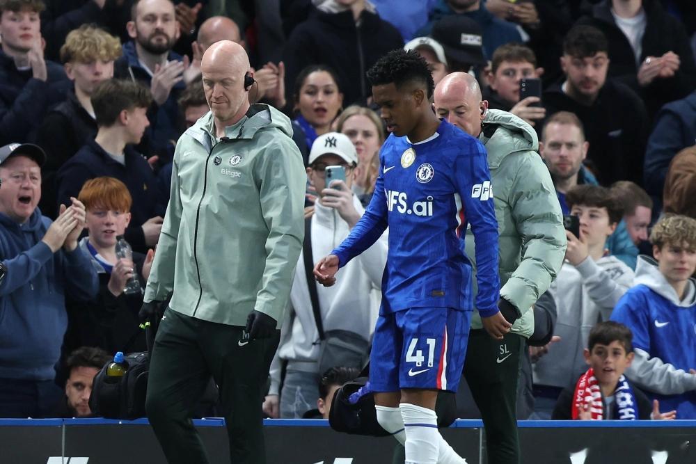 距世界杯49天！安切洛蒂再遭打击，埃斯特旺重伤，安东尼能回归巴西队吗 