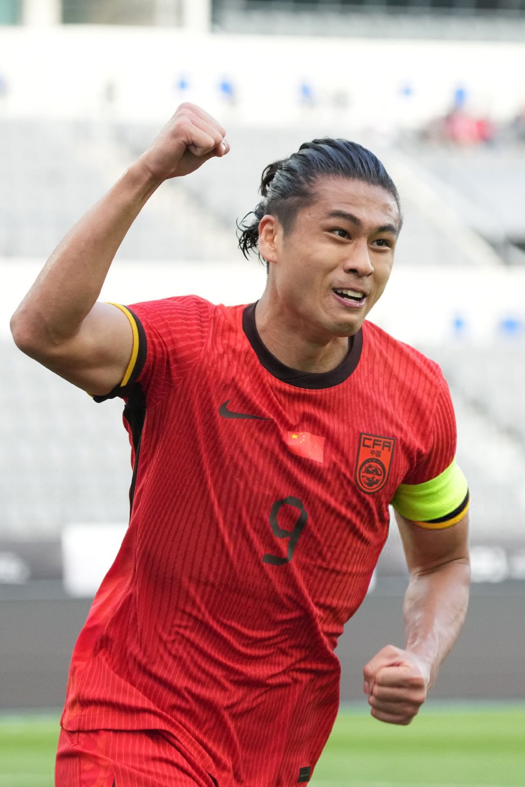 张玉宁在FIFA年度最佳球员投票中：1.姆巴佩、2.登贝莱、3.哈利凯恩。 