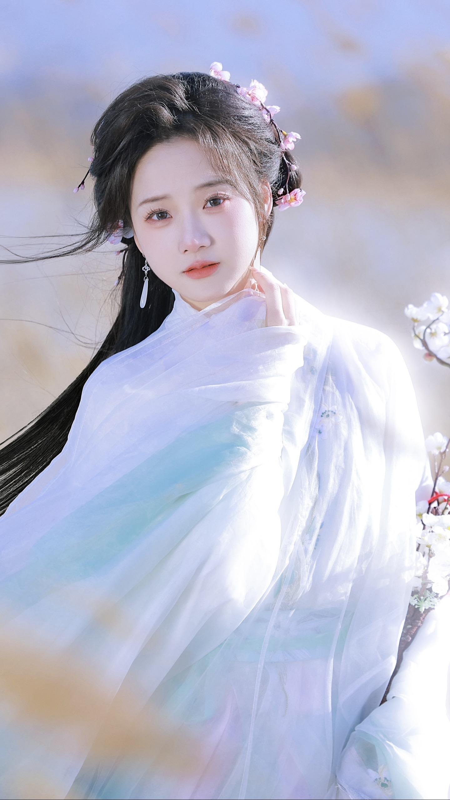 穿过旷野的风。🧚‍♀️：  💄