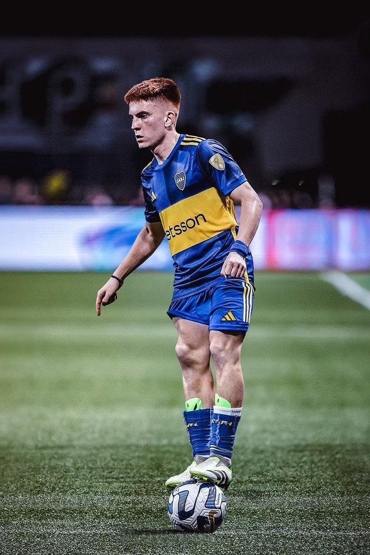 🚨官方：从即日起，在阿根廷足球比赛中，若球员踩在球上，将判罚间接任意球并出示黄