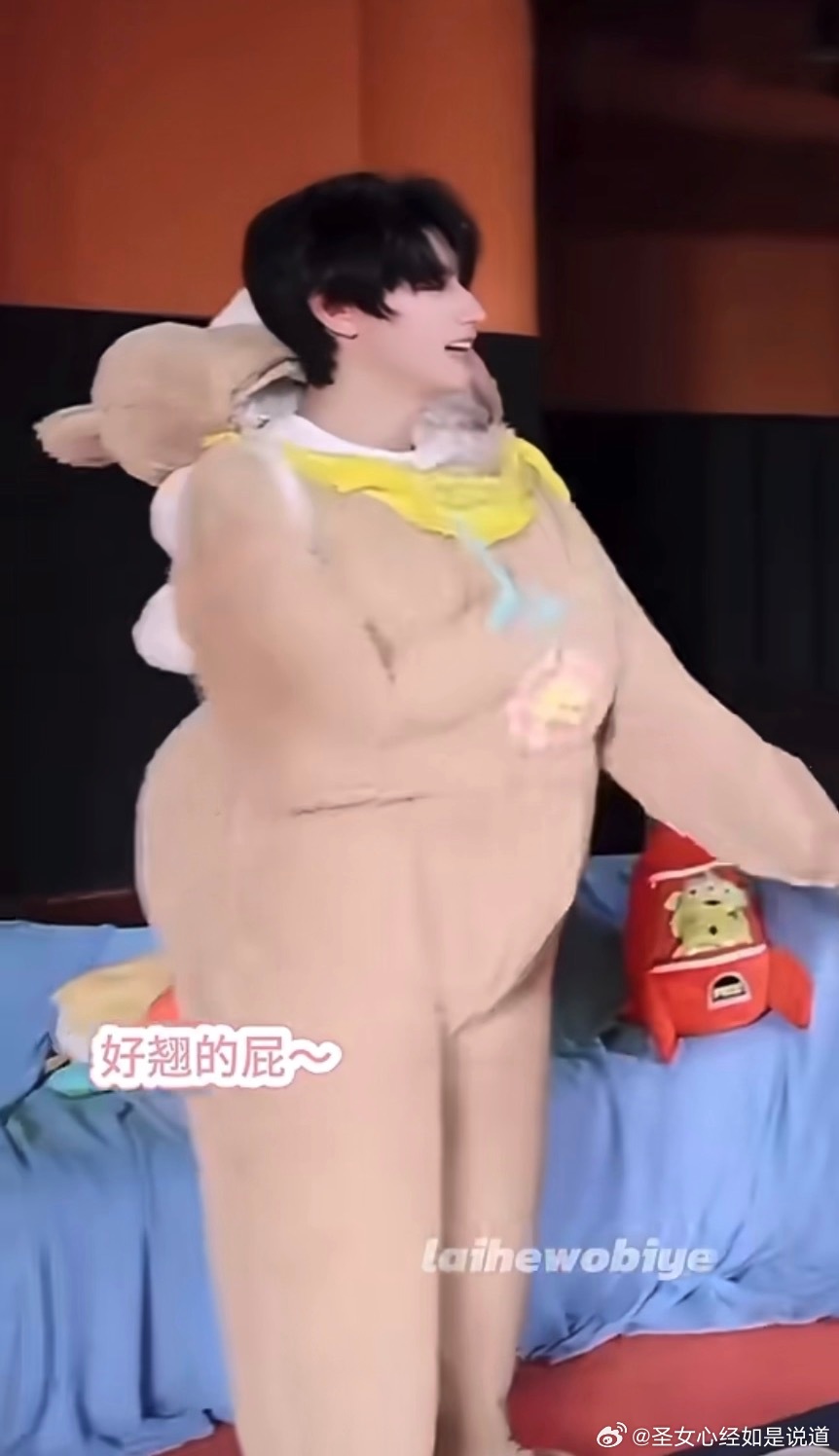 朱志鑫吃粽子放了一大勺白糖可爱晕