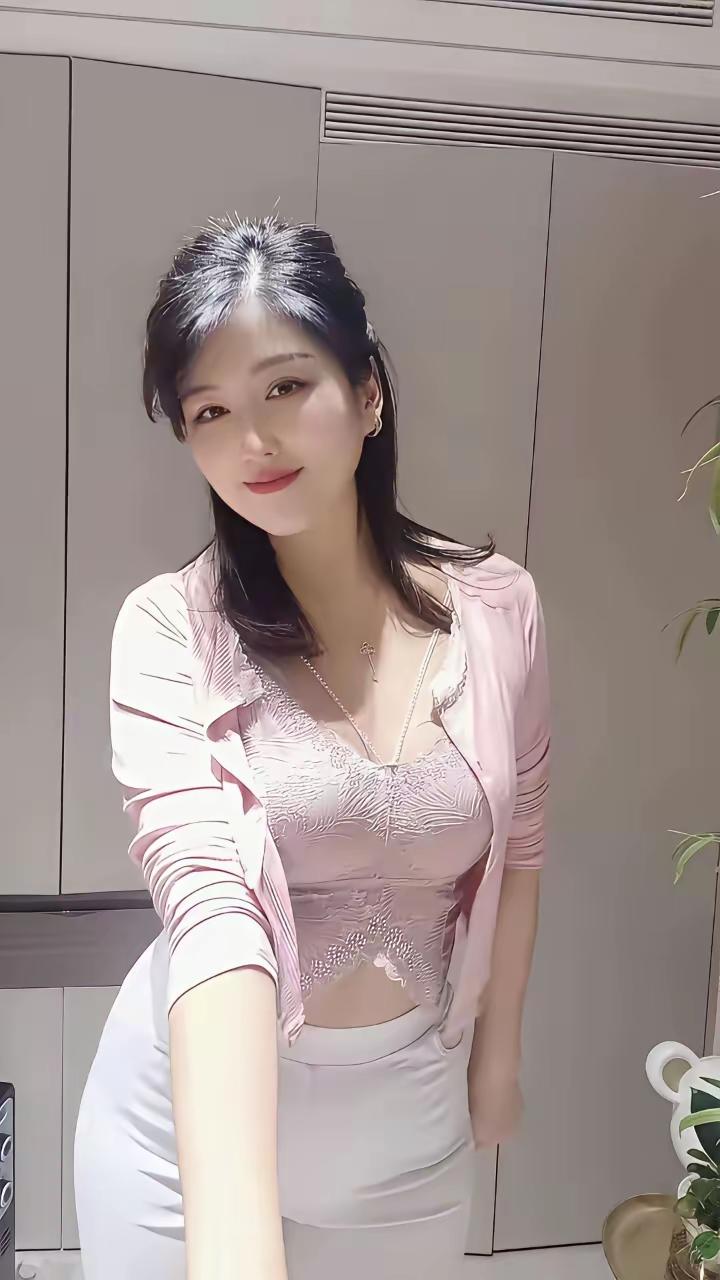 不过，也有女人喜欢“坏男人”，他们花言巧语、玩世不恭，能激起女人的好奇心和征服欲