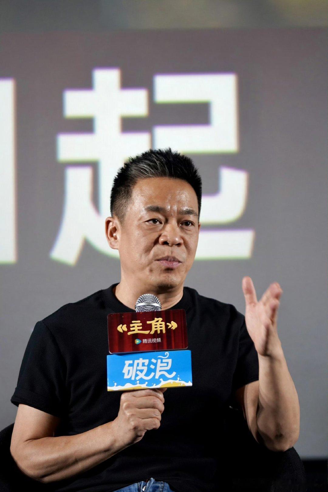 王晓晨孙浩戏里互怼戏外互抗 你好星期六 一见面就开启斗嘴模式，氛围感拉满，坐等解