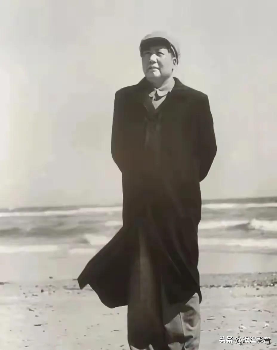 🌤从容观风云，笃定守初心！🙏敬爱的毛主席，追思您沉稳风骨，铭记不朽箴言！不管