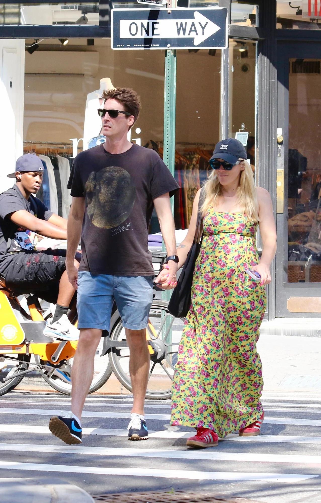 Busy Philipps和Jason Selvig 26日纽约外出 ​​​