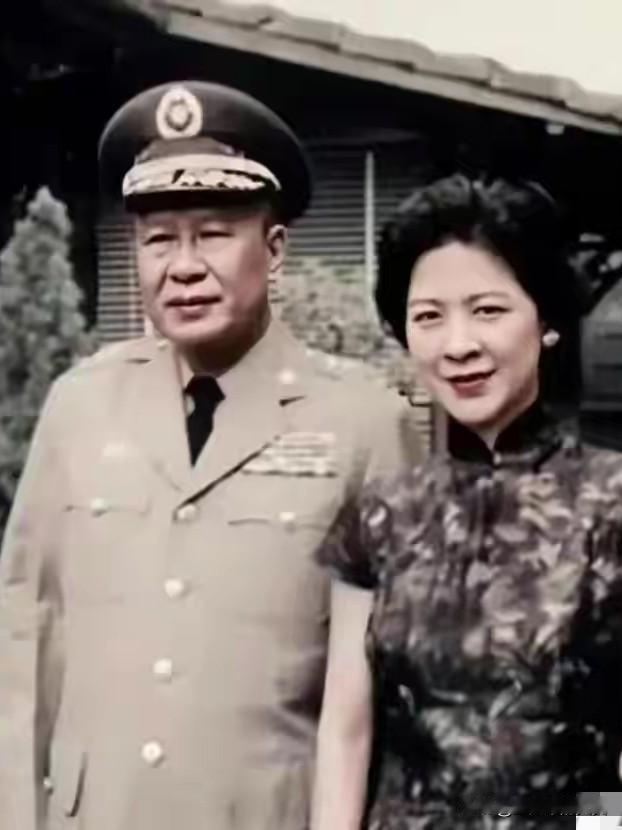 1930年，副官看白崇禧寂寞难耐，把未婚妻王氏送来伺候白崇禧！可没想到，王氏伺候