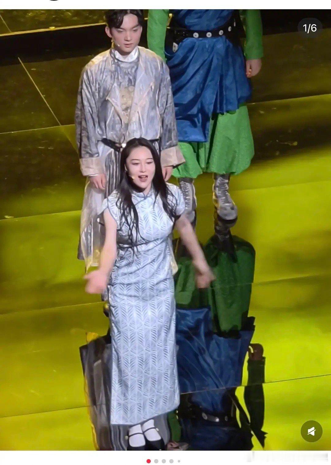 网友热议：张馨予算照骗吗？ 