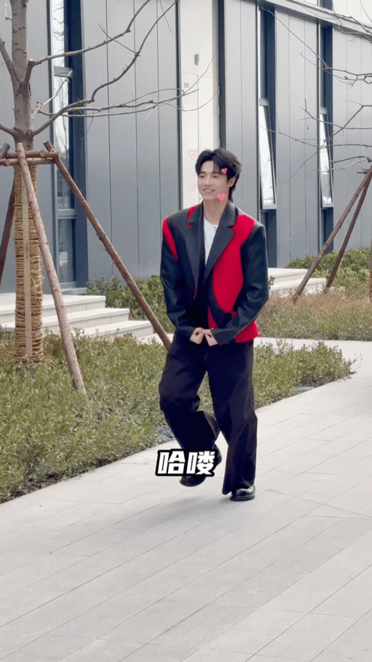 孙天宇 内娱天选马系艺人 孙天宇这“马系”表现太有感染力了！在东方卫视春晚后台看