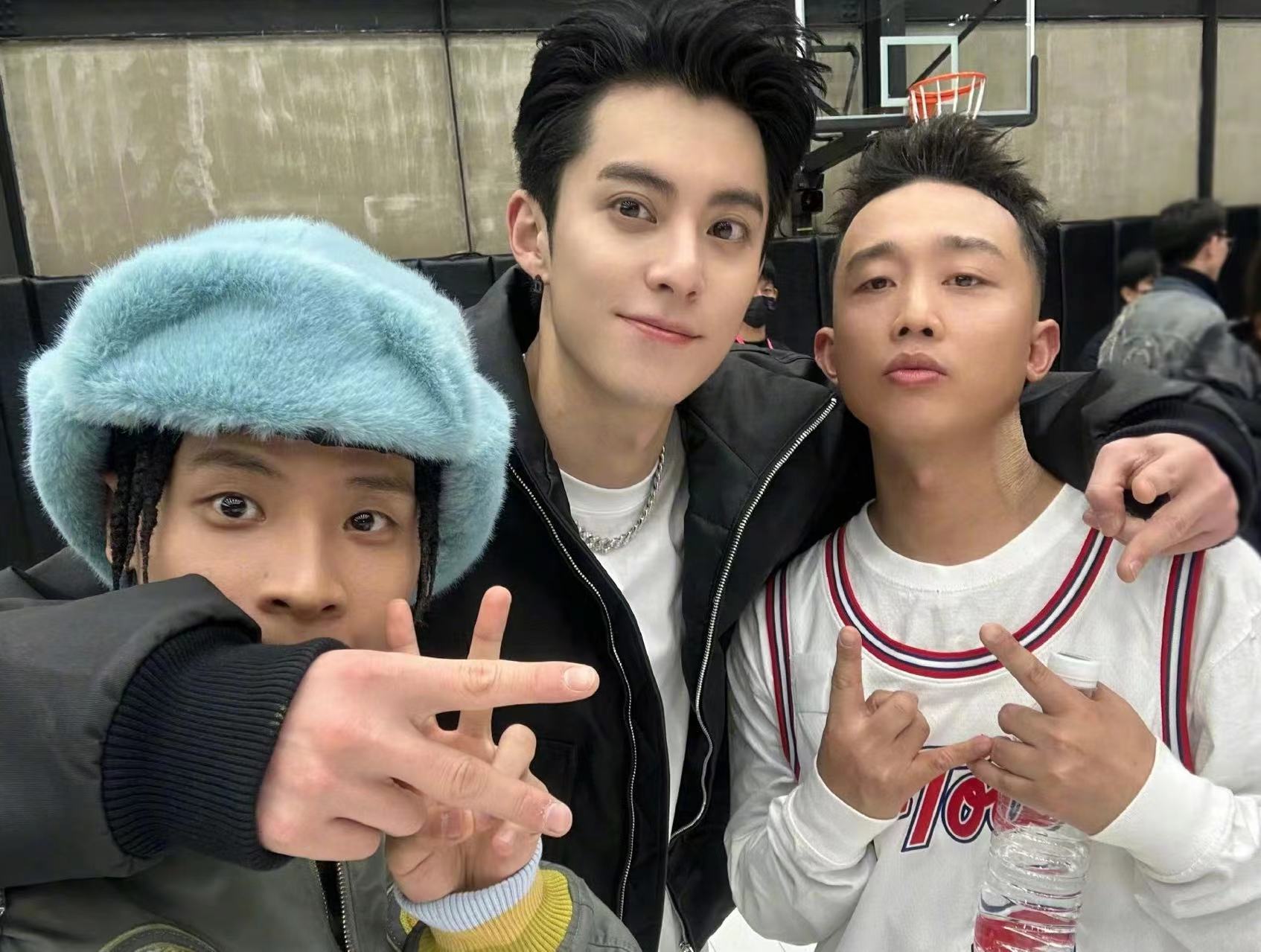 #王鹤棣说从小听GAI#王鹤棣真的是非常喜欢GAI的歌声的，果然优秀的人是会互相