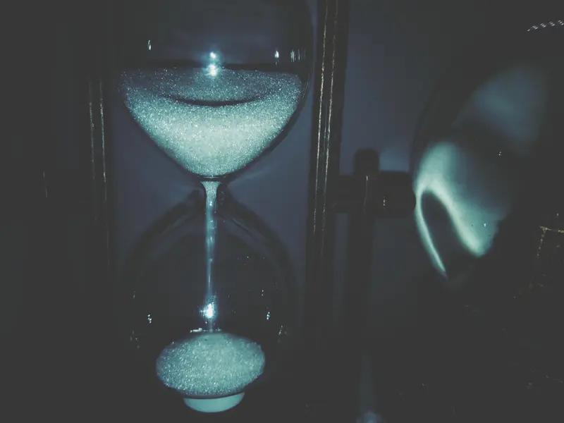 世界上唯一绝对公平的，那得说是时间了。不管你是家财万贯的富豪，还是为生活奔波的普