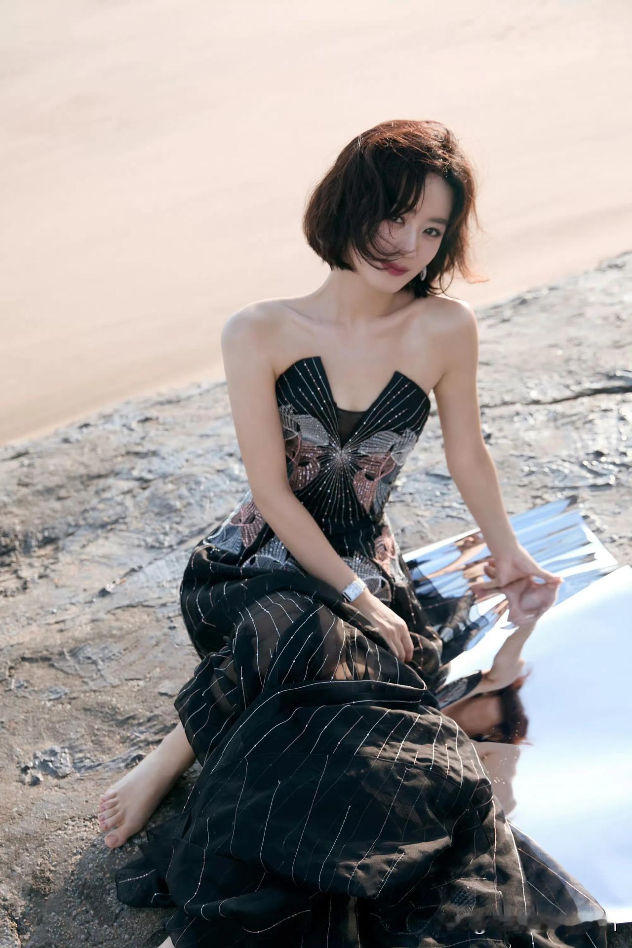 赵丽颖这裙子挺好看的