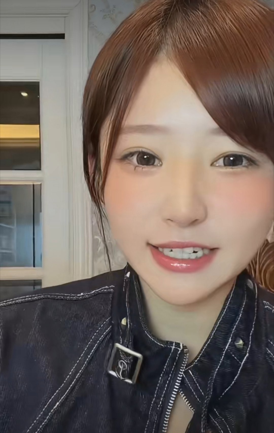 黄一鸣要起诉女儿父亲 黄一鸣称要起诉王思聪，原因是前男友爆料其女儿“闪闪”不是王