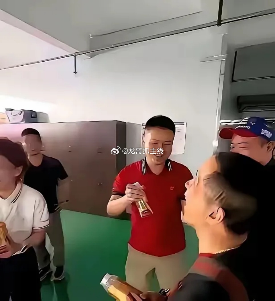大家不会去细究创始人的个人口味，只会顺着情绪想：连做产品的人都不喝，这东西肯定好